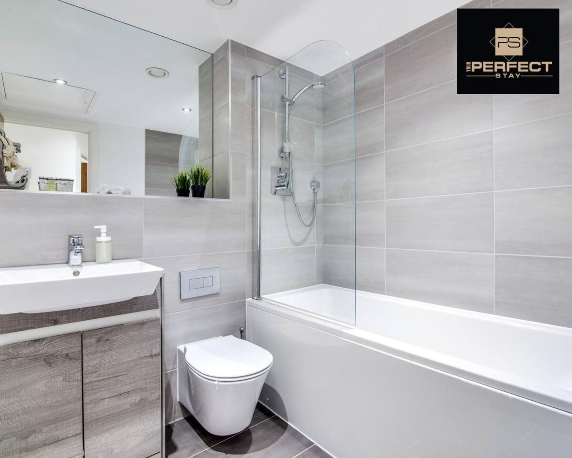 Luxe Modern Apartment By Your Perfect Stay Short Lets 버밍엄 외부 사진
